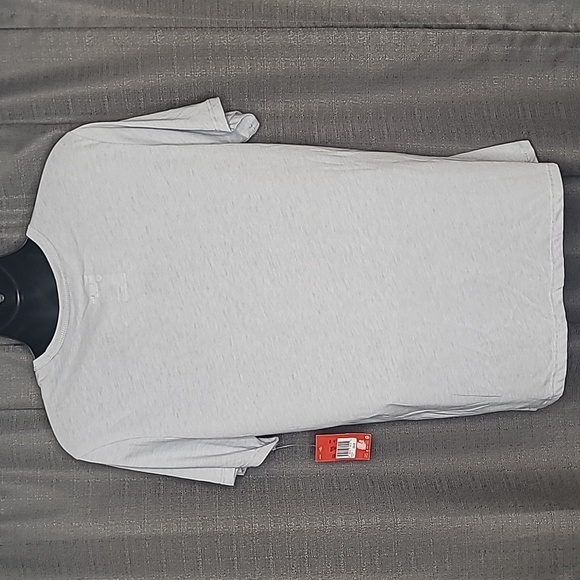 Nike Mens Large Track and Field Grey Cityscape Skyline Tshirt - Picture 6 of 6